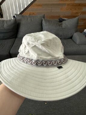 Rei Co-op Light Beige unisex Sun Hat with Decorative Band and string two styles